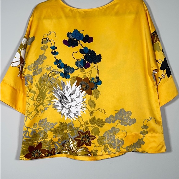 Soft Surroundings dandelion floral top PM - Picture 6 of 7